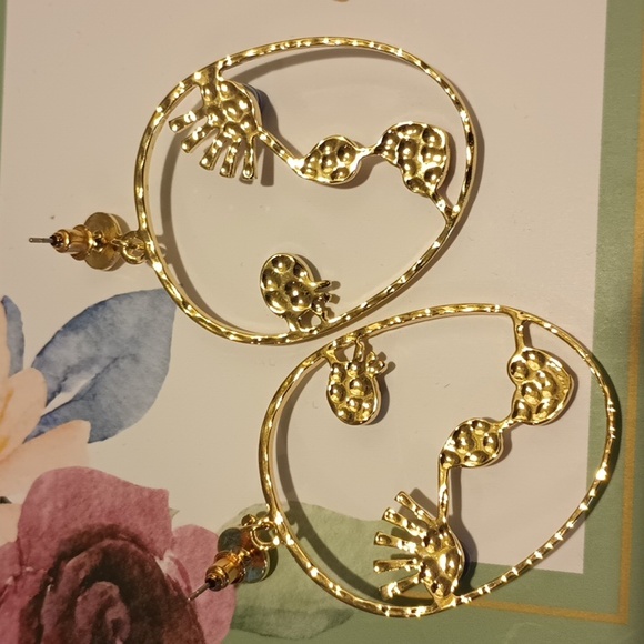 Earrings - Picture 2 of 5